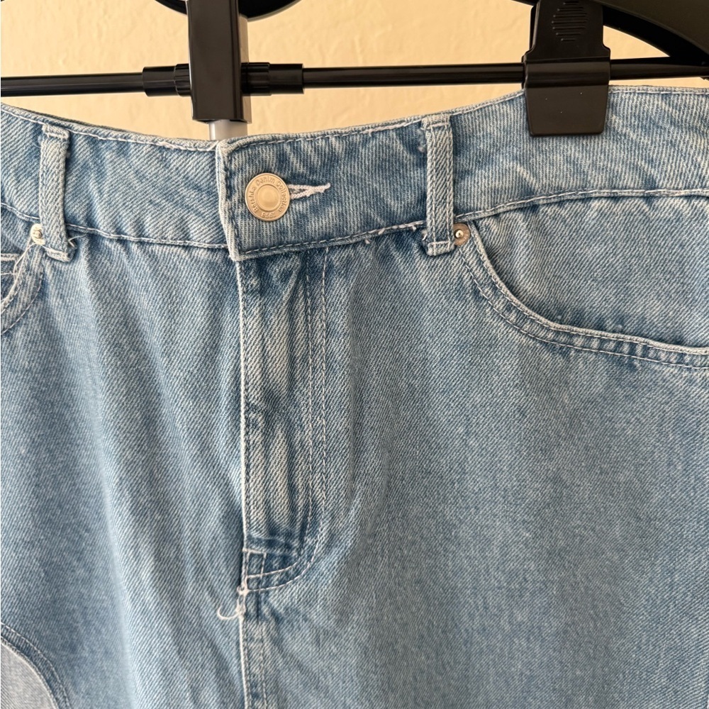 Bershka Light Blue Denim - Picture 4 of 7